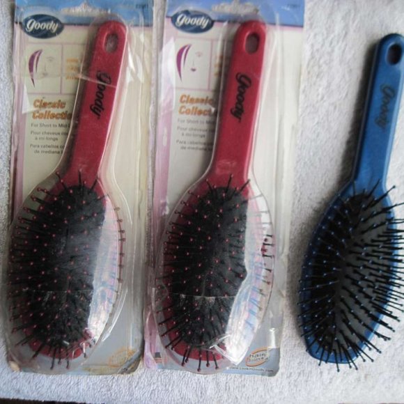 Goody Classic Smoothing Cushion Short to Mid Length Hair Brush 2000 USA Smoothes - Picture 1 of 16